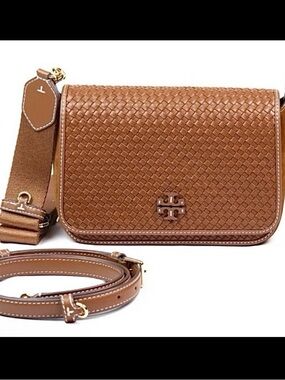 🆕- TORY BURCH THEA WOVEN FLAP SUEDE CROSSBODY. BRAND NEW
Gorgeous